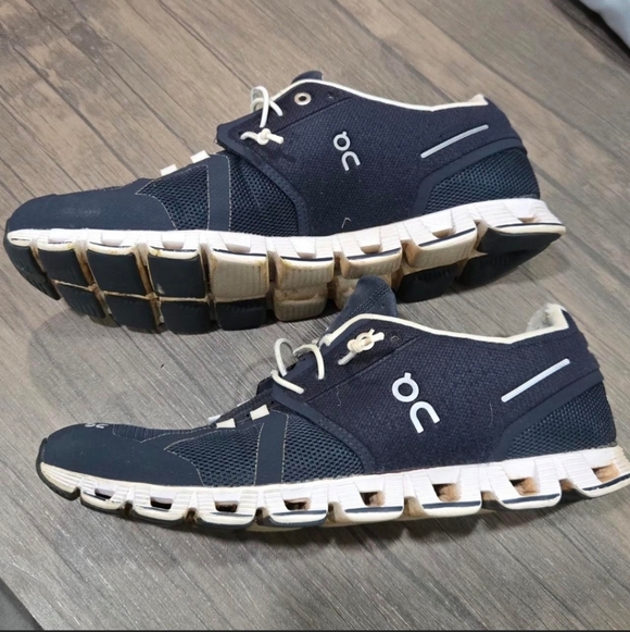 On Running Other - On Running Cloud Men’s Size 9 — Navy/White Lightweight Running Shoes